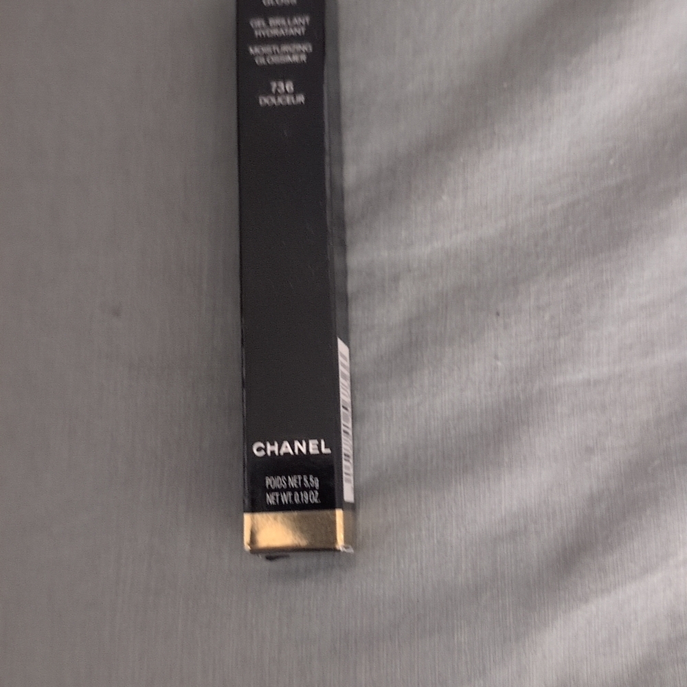 CHANEL Gloss with Black Cap and Gold Detail